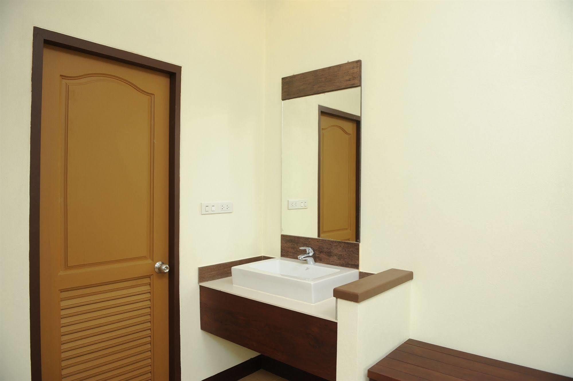 Mawin Hotel Chiang Mai Esterno foto